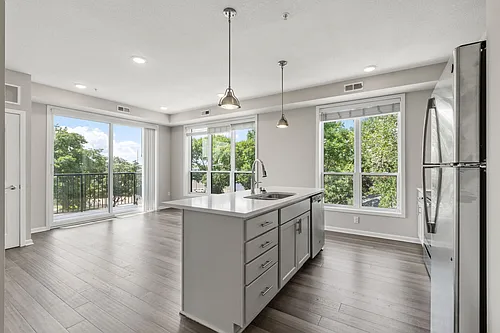 Serene Apartments Photo 1