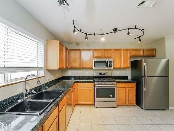 3rd image of 8458 N Avd De La Bellota