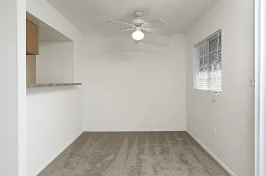 Sumerset Apartments — Photo 7