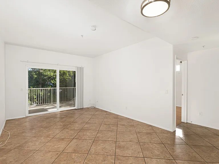 31399 Taylor Ln — Photo 6