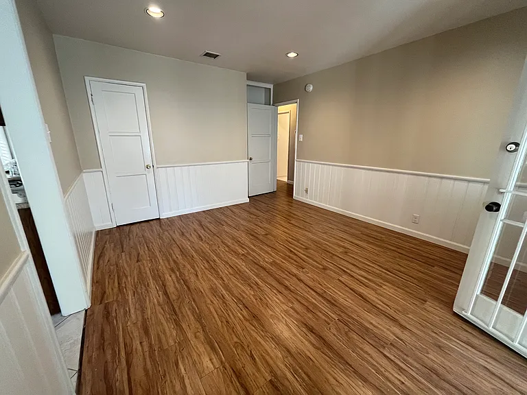 13836 Cohasset St — Photo 20