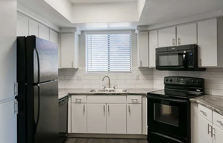 The Heritage Apartment Homes — Photo 2
