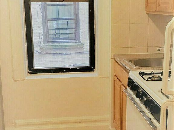 2nd image of 3118 34th St APT 4