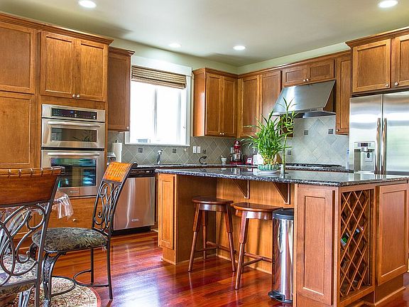 3rd image of 16417 SE 66th St