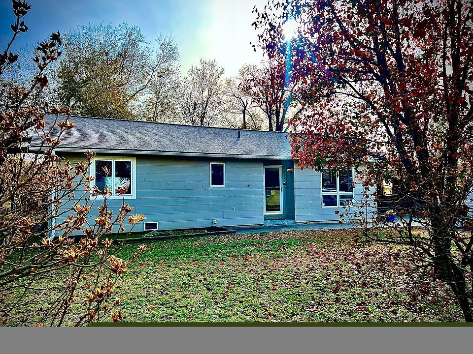 1st image of 119 W Showalter St