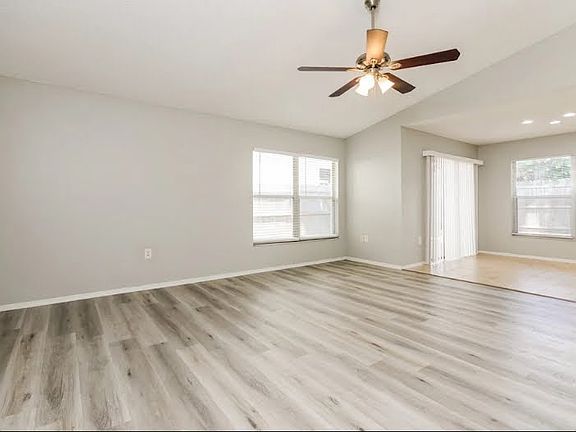 5th image of 650 Lake Dexter Cir #1