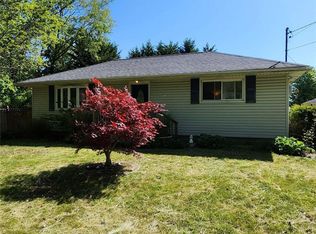 135 Diana Dr, Mastic Beach, NY 11951