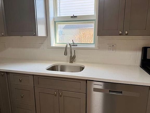 3rd image of 11 Margaret Ave