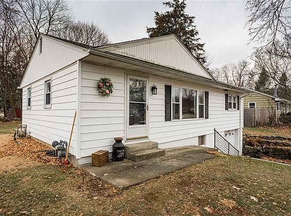 4th image of 7 Saint Anne Dr