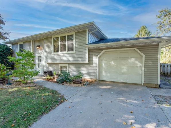 1226 Dogwood Dr, Chesterton, IN 46304