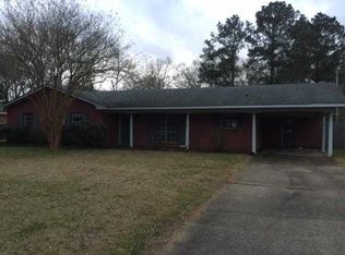 1207 Barnes Cir, Monticello, MS 39654