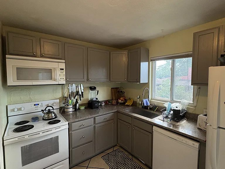 2101 S Logan St — Photo 6