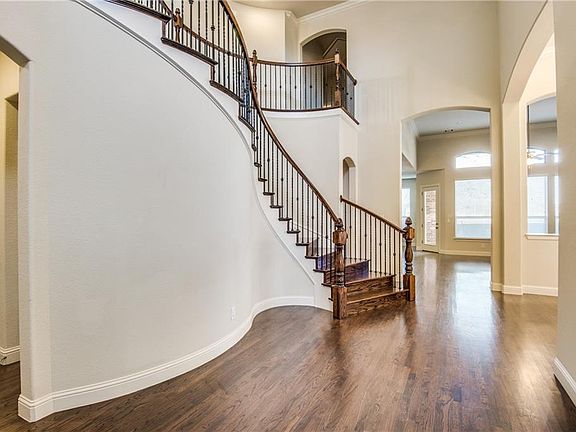 5th image of 5616 Heron Dr W