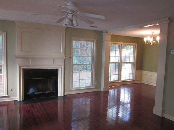 3rd image of 2845 Binghampton Ln