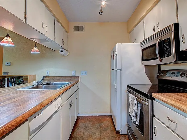 910 Duncan Ln #7 — Photo 9