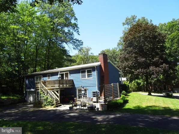 291 Oakley Dr, State College, PA 16803