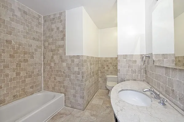 Rented by Zumper Inc | media 25