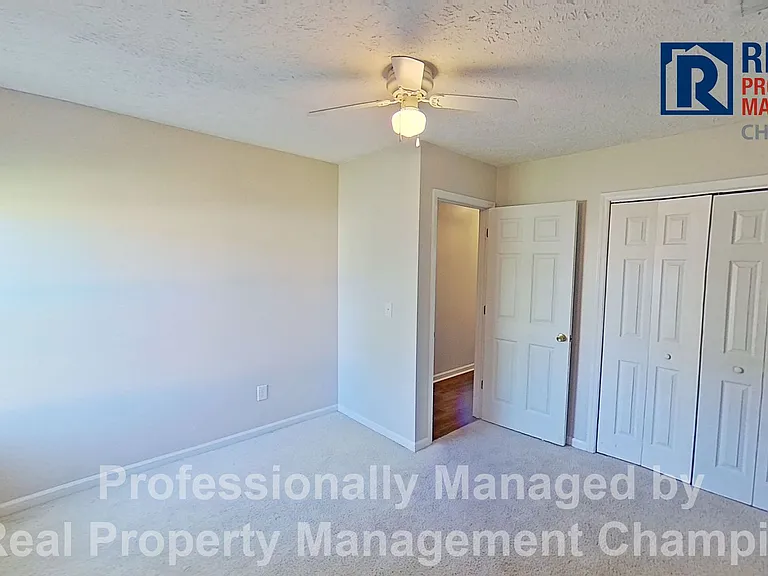802 Plainfield Ct — Photo 24