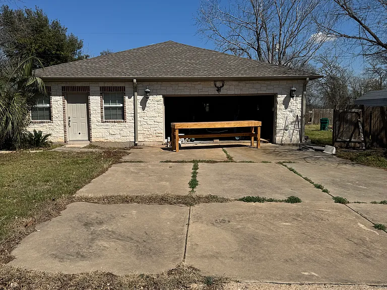 117 Burr Oak Dr — Photo 2