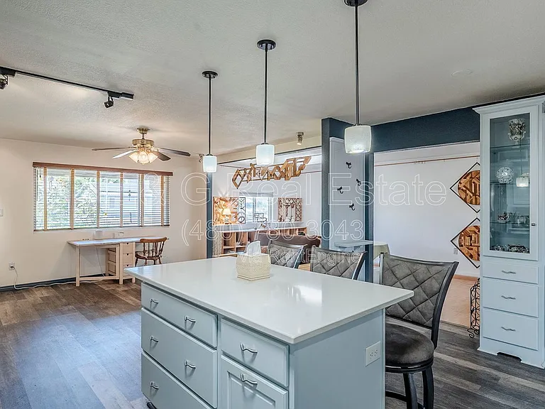 1022 W Apollo Ave — Photo 40