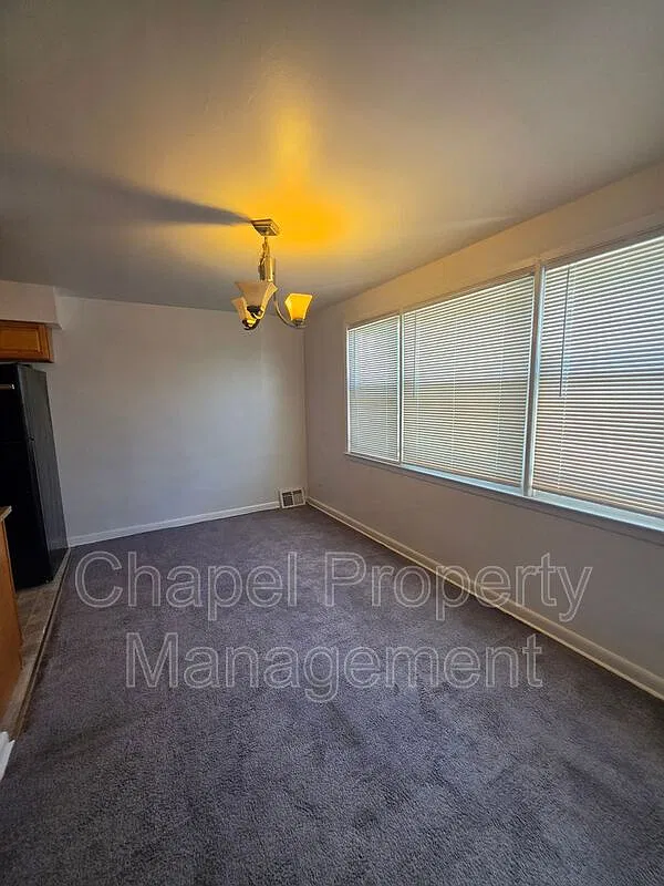 2 bed, 1.0 bath, 1037 sqft, $1,395 — Photo 3