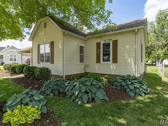 2nd image of 107 N Waller St Lot 5