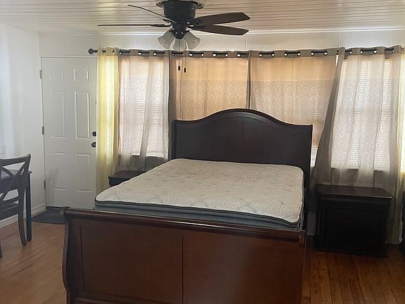 4th image of 815 Floral Dr
