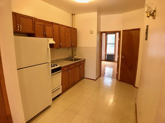 3rd image of 720 5th Ave APT 3L