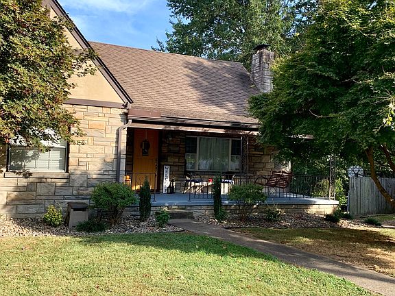 2nd image of 2720 Linden St