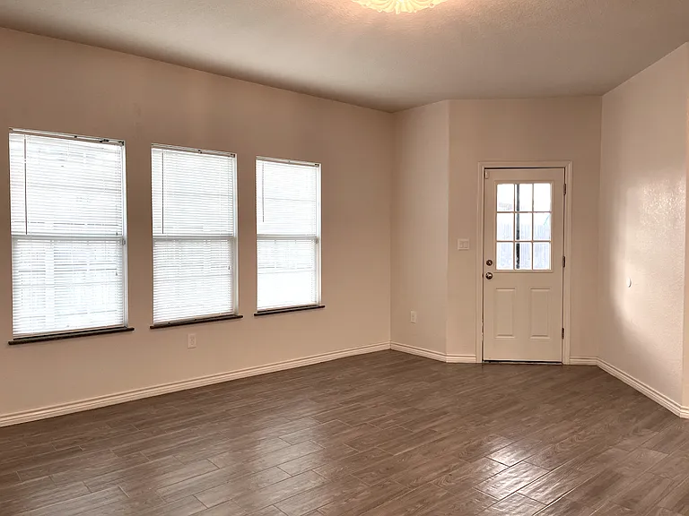 7015 Hallie Rdg — Photo 13