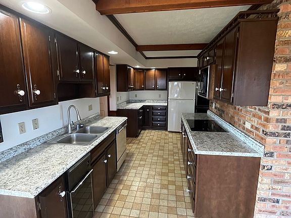 3rd image of 97 Snowden Ln