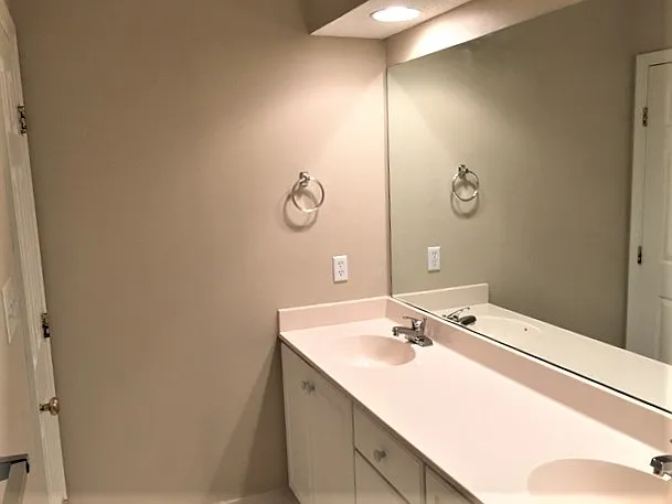 8 Sandy Pond Ct — Photo 7