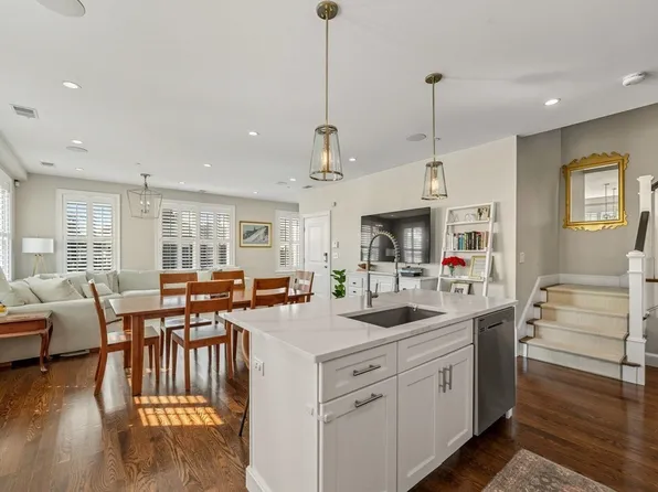 884 Adams St #D, Dorchester Center, MA 02124