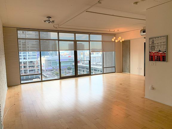 2nd image of 1100 S Hope St APT 1210