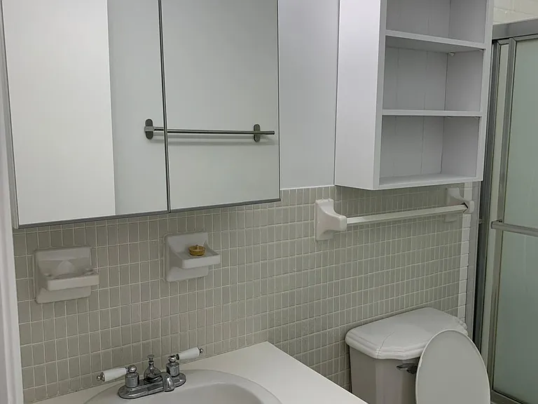 2210 NE 67th St #1221 — Photo 23