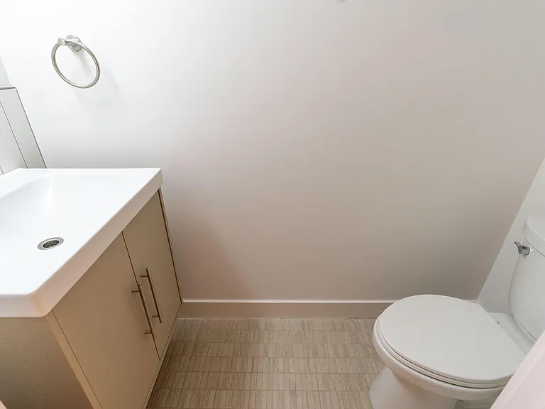 402 E Martin St — Photo 11