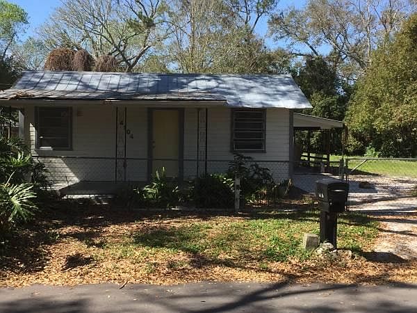 cute cottage bungalow on quiet street