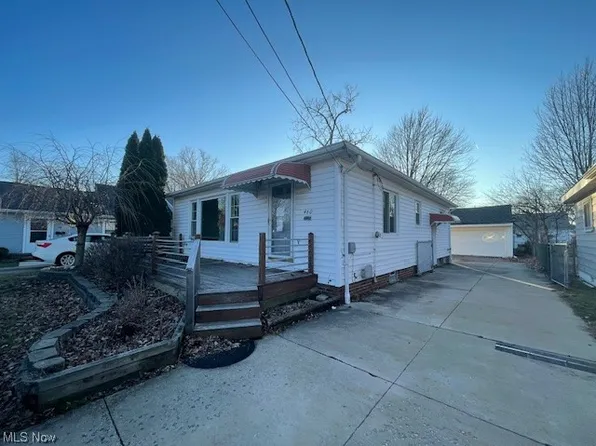 460 E 300th St, Willowick, OH 44095