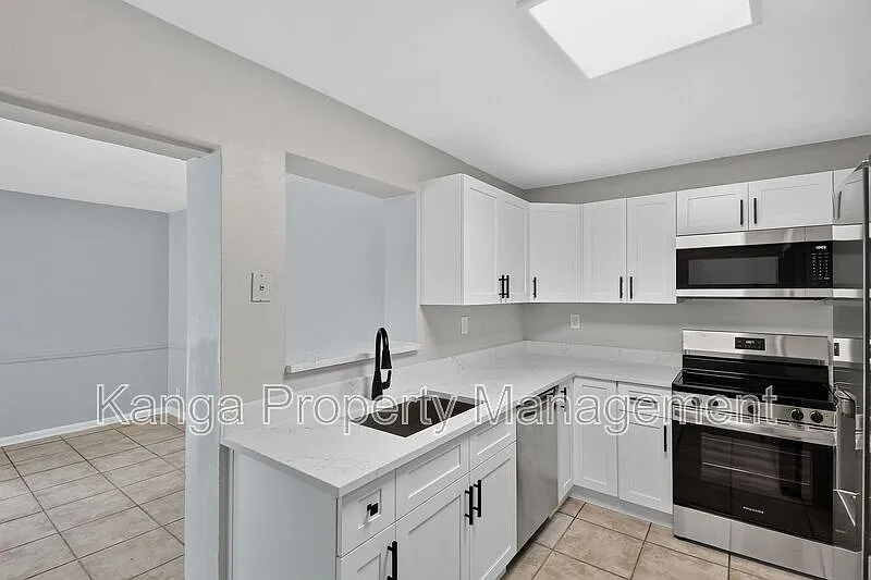4 bed, 2.0 bath, 1541 sqft, $2,795 — Photo 3