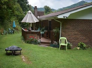 35 Super Bee Dr, Burnsville, NC 28714