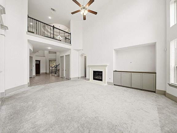 3rd image of 1911 Sapphire Pines Ln
