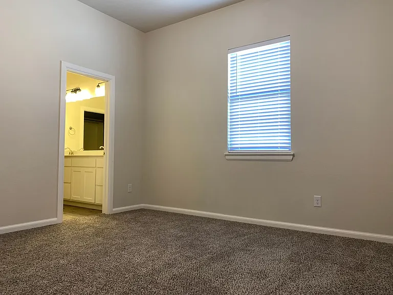 3424 Enclave Ln — Photo 9