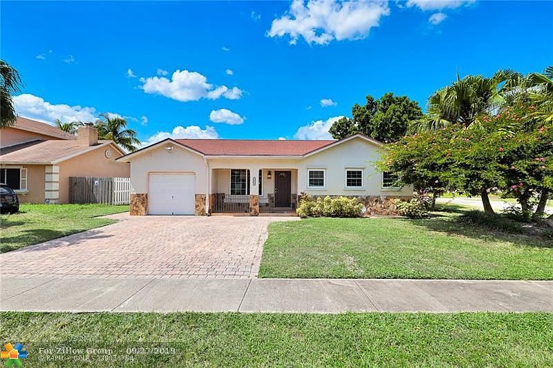 1st image of 1900 SW 84th Ter