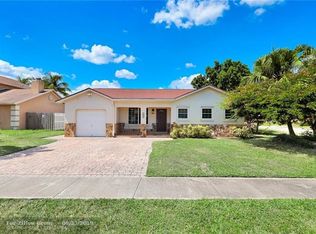 1900 SW 84th Ter, North Lauderdale, FL 33068