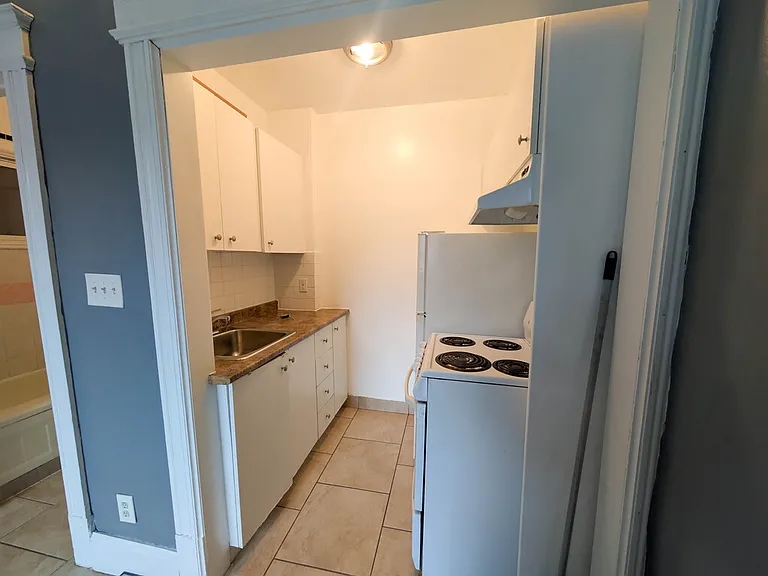 55 Wellington St S #2 — Photo 7