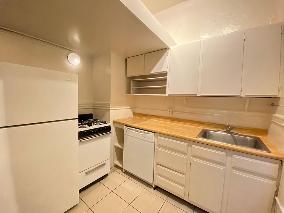 1st image of 1739 Pine St APT 22