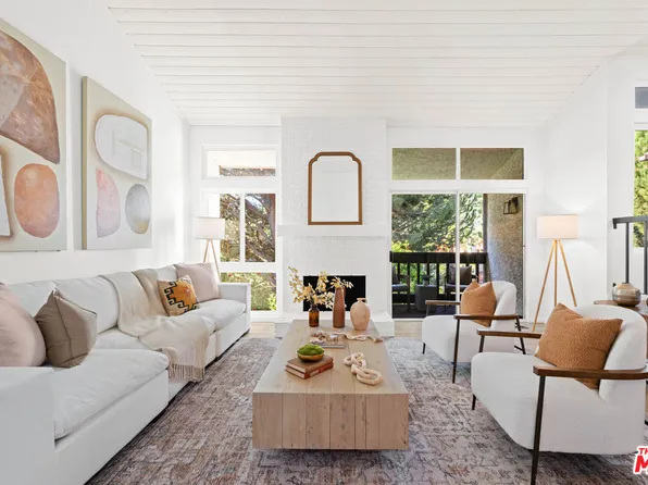 17243 Palisades Cir, Pacific Palisades, CA 90272