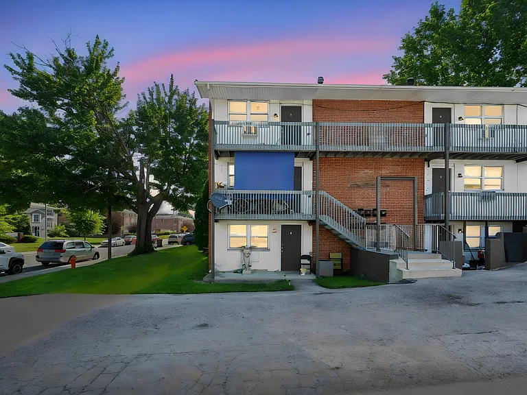 815 Riverview Dr #G — Photo 28