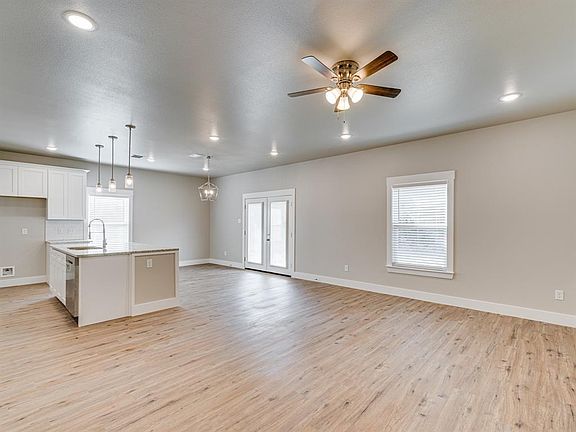 4th image of 4012 Ponca Dr