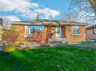 8327 Kooy Dr, Munster, IN 46321